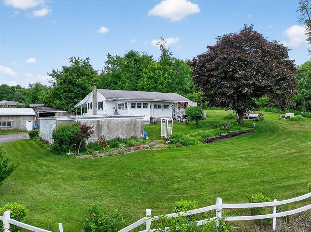 468 Crest Dr, Delmont, PA 15626