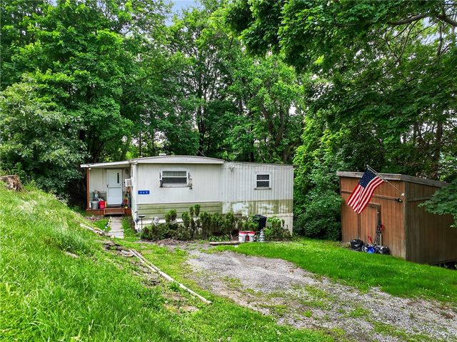 468 Crest Dr, Delmont, PA 15626