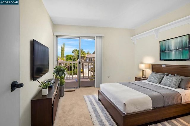 1372 Bent Tree Ln, Concord, CA 94521