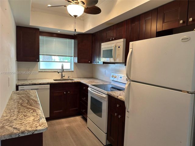 3700 Harrison St 15A, Hollywood, FL 33021