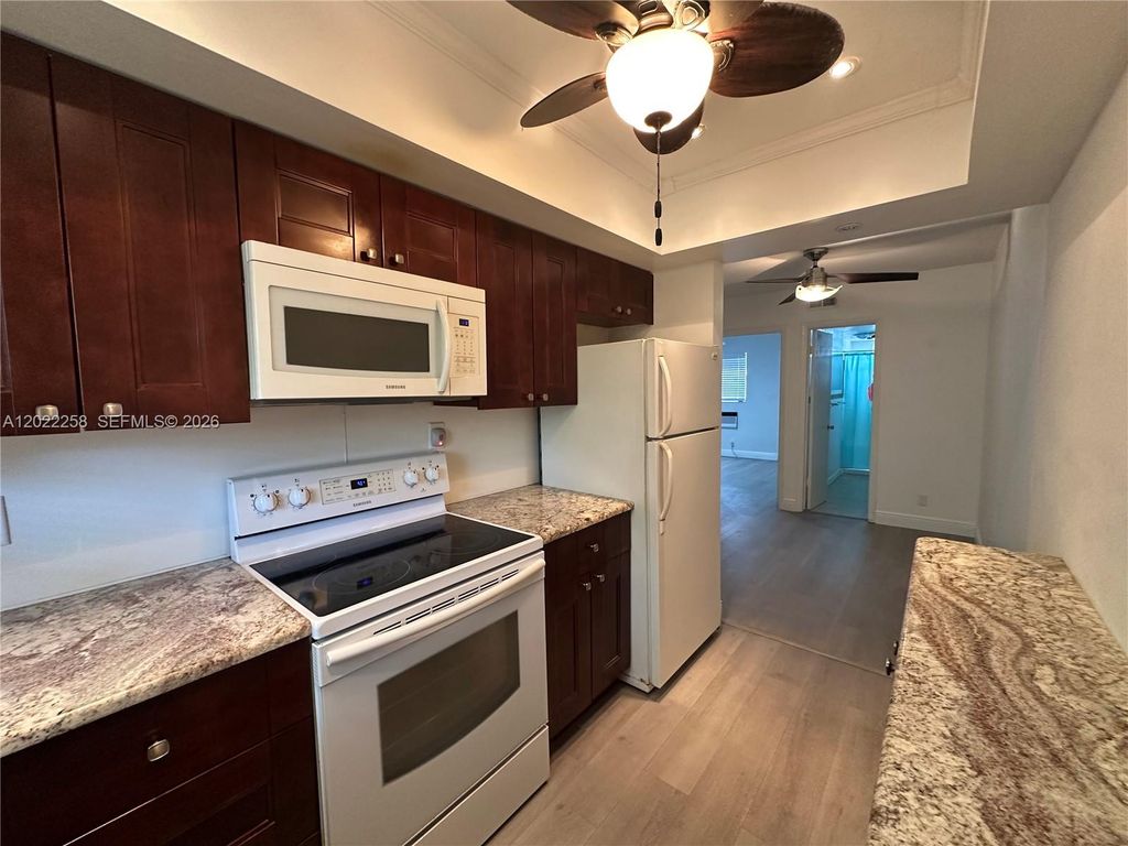 3700 Harrison St 15A, Hollywood, FL 33021