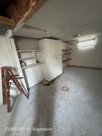 1724 State Street, Saginaw, MI 48602