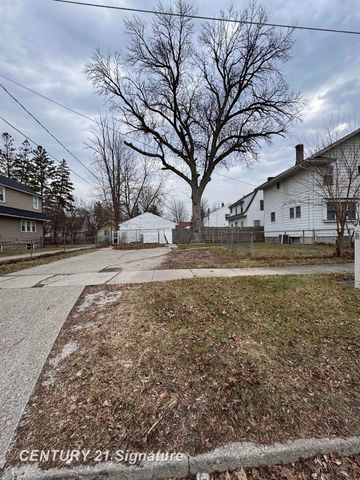 1724 State Street, Saginaw, MI 48602