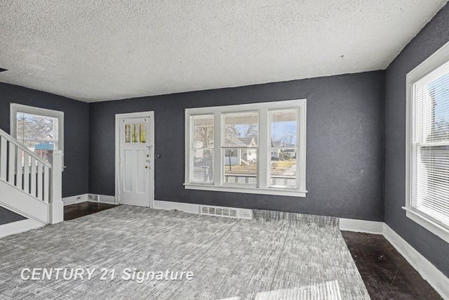 1724 State Street, Saginaw, MI 48602