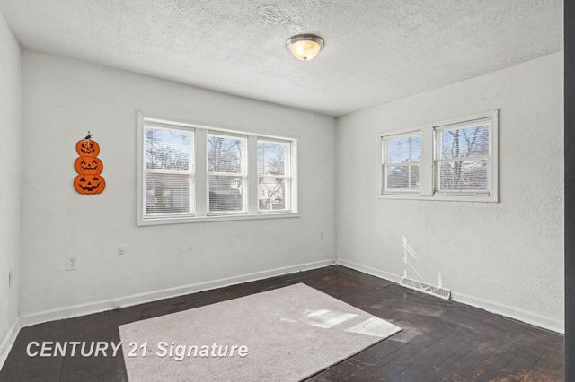 1724 State Street, Saginaw, MI 48602