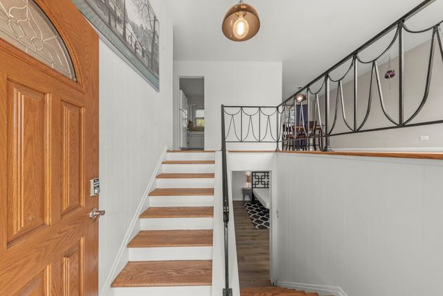 2308 Crabtree Avenue, Woodridge, IL 60517