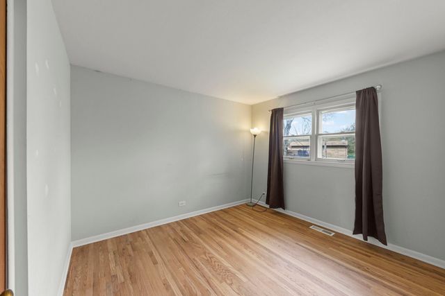 2308 Crabtree Avenue, Woodridge, IL 60517