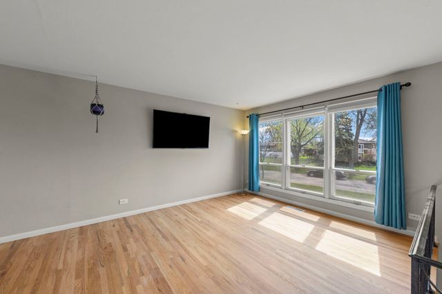 2308 Crabtree Avenue, Woodridge, IL 60517