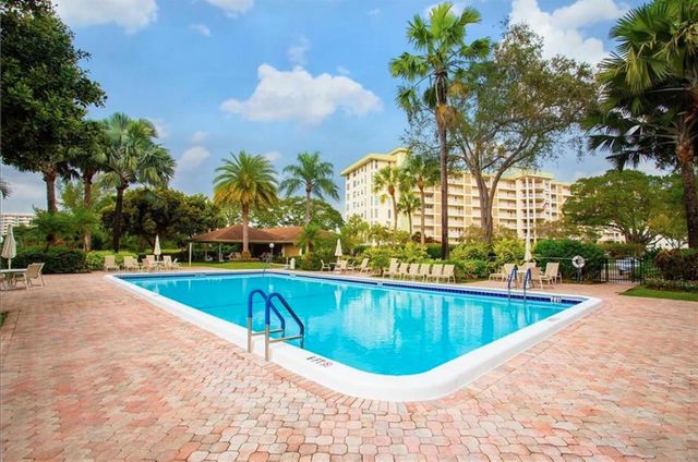2600 S Course Drive 106, Pompano Beach, FL 33069