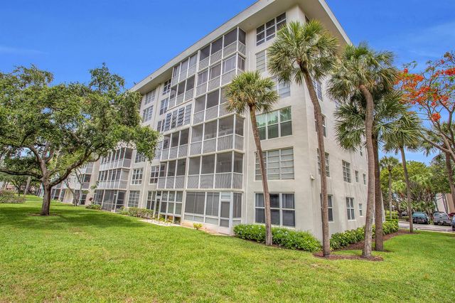 2600 S Course Drive 106, Pompano Beach, FL 33069