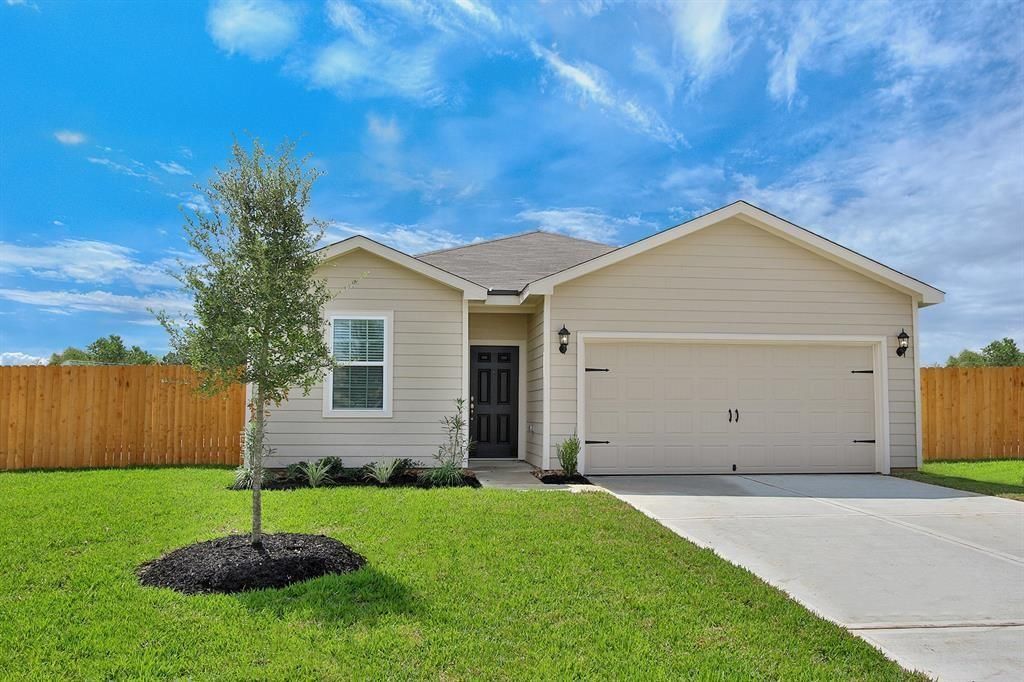 928 Lake View Circle W, Brookshire, TX 77423