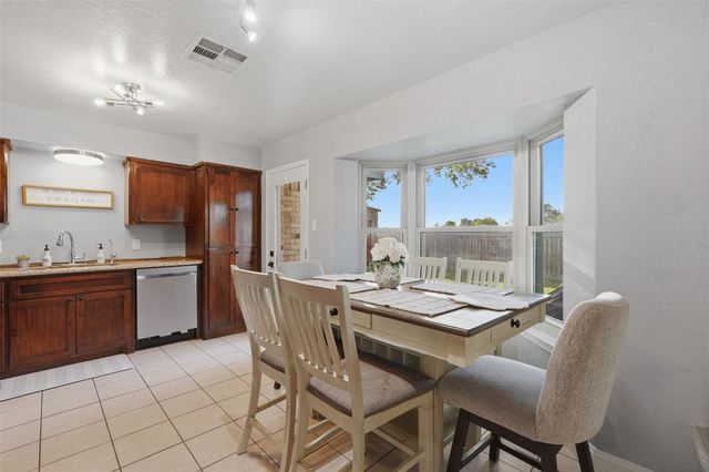 5919 Ollia Circle, Pasadena, TX 77505