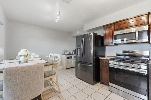 5919 Ollia Circle, Pasadena, TX 77505