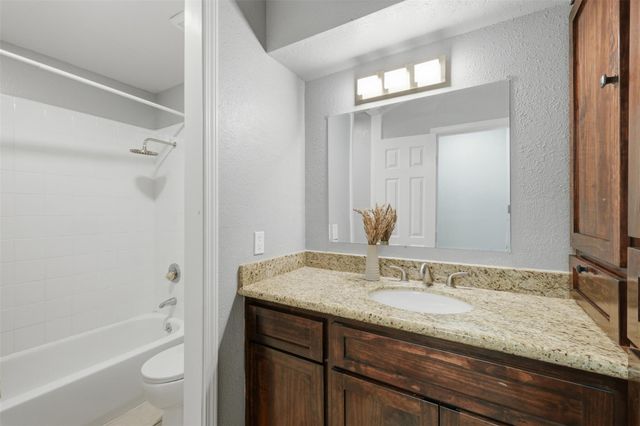 5919 Ollia Circle, Pasadena, TX 77505