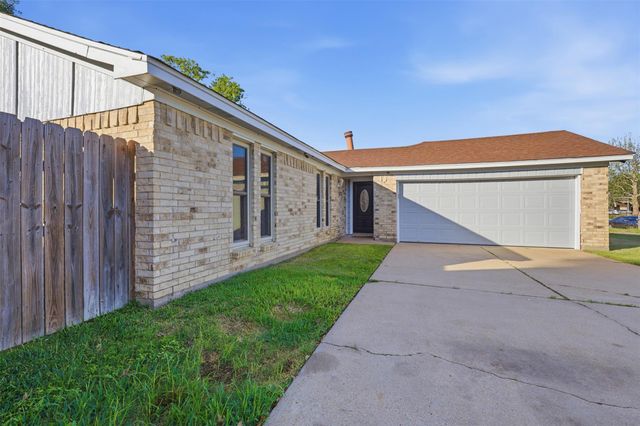 5919 Ollia Circle, Pasadena, TX 77505