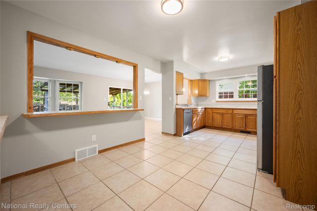 45162 Forest Trail Drive, Canton Charter Township, MI 48187