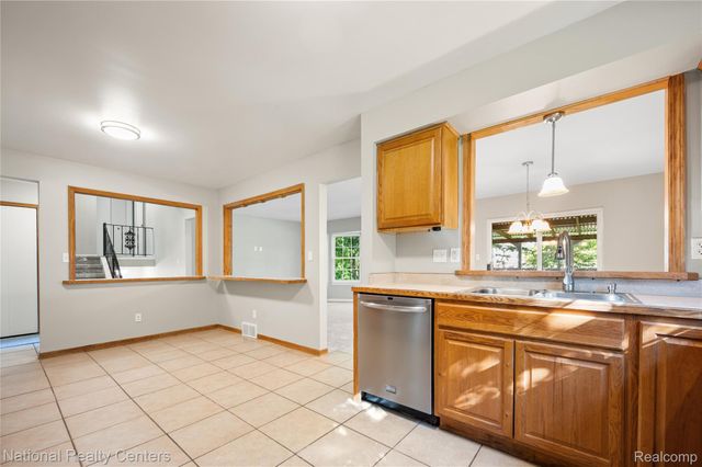 45162 Forest Trail Drive, Canton Charter Township, MI 48187