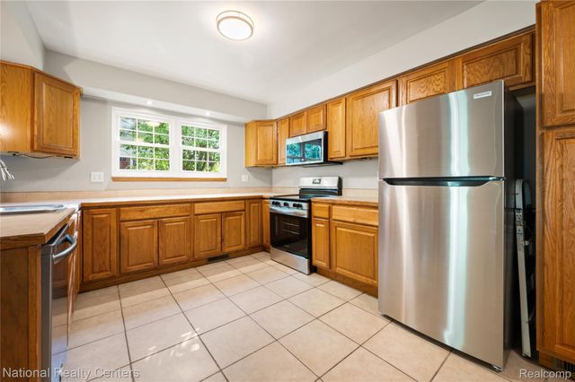 45162 Forest Trail Drive, Canton Charter Township, MI 48187