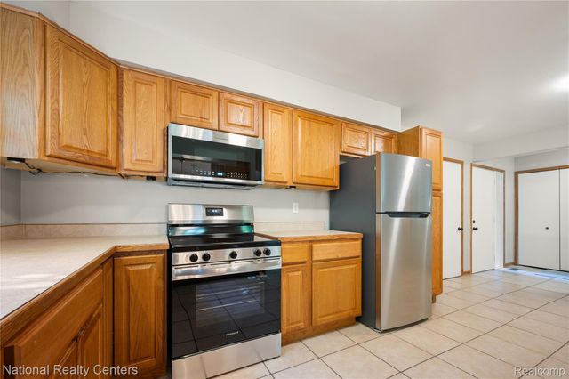 45162 Forest Trail Drive, Canton Charter Township, MI 48187