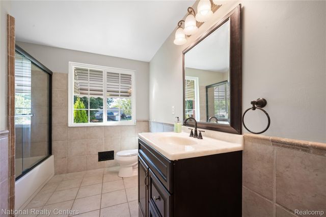 45162 Forest Trail Drive, Canton Charter Township, MI 48187