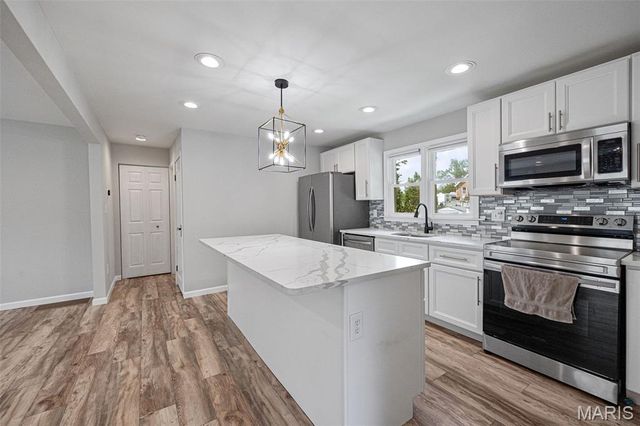 5347 Vine Avenue, St Louis, MO 63123