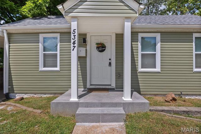 5347 Vine Avenue, St Louis, MO 63123