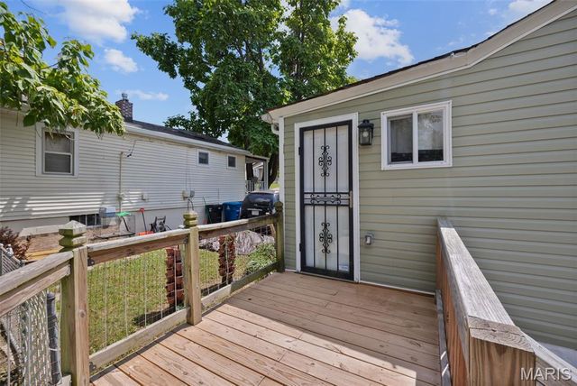 5347 Vine Avenue, St Louis, MO 63123