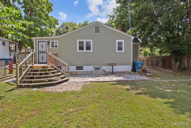 5347 Vine Avenue, St Louis, MO 63123