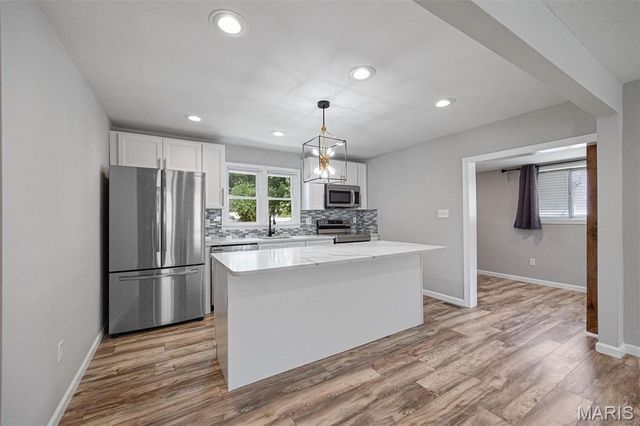 5347 Vine Avenue, St Louis, MO 63123