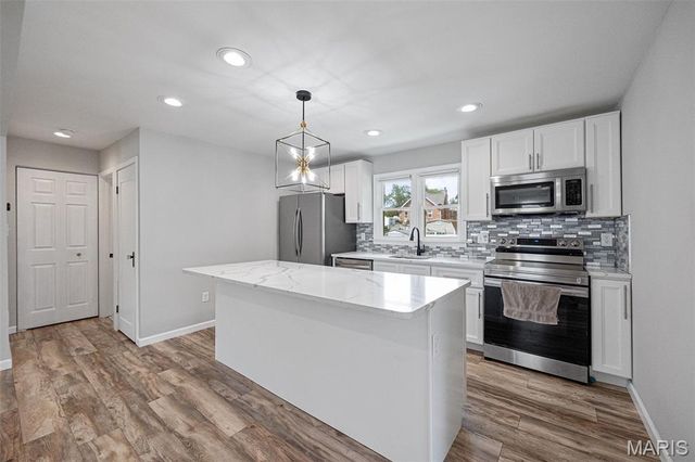 5347 Vine Avenue, St Louis, MO 63123