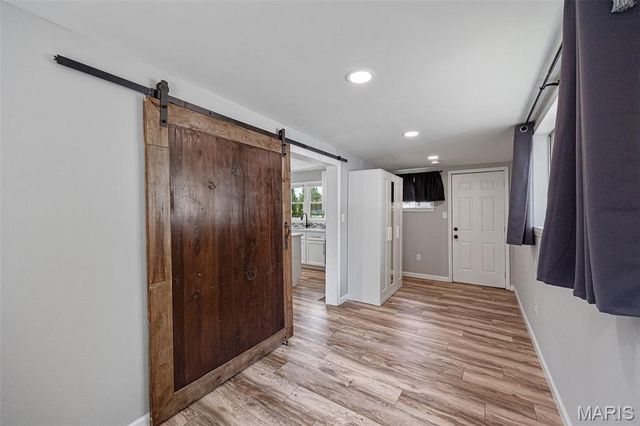 5347 Vine Avenue, St Louis, MO 63123