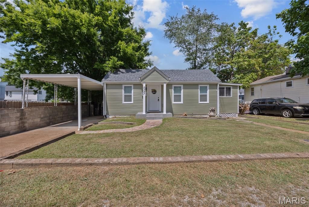 5347 Vine Avenue, St Louis, MO 63123