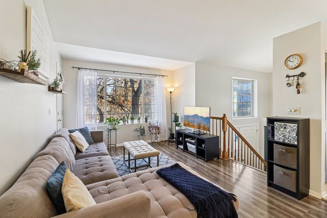 241 W Whispering Oaks Lane, Round Lake, IL 60073