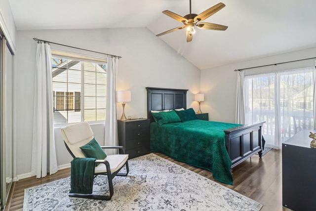 241 W Whispering Oaks Lane, Round Lake, IL 60073