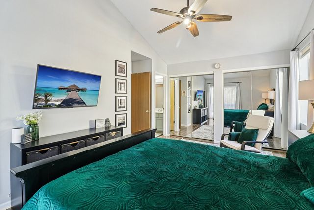 241 W Whispering Oaks Lane, Round Lake, IL 60073