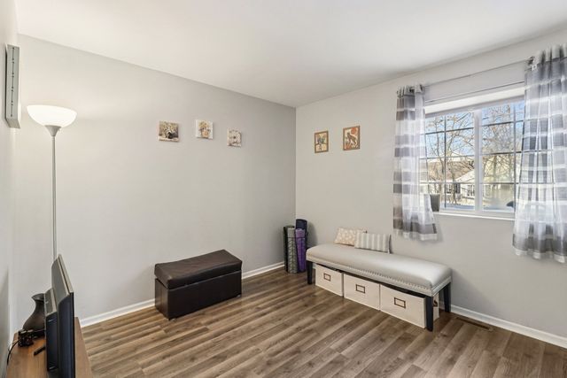 241 W Whispering Oaks Lane, Round Lake, IL 60073