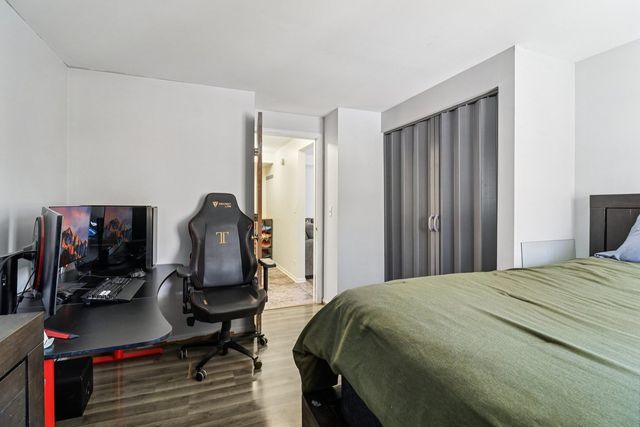 241 W Whispering Oaks Lane, Round Lake, IL 60073