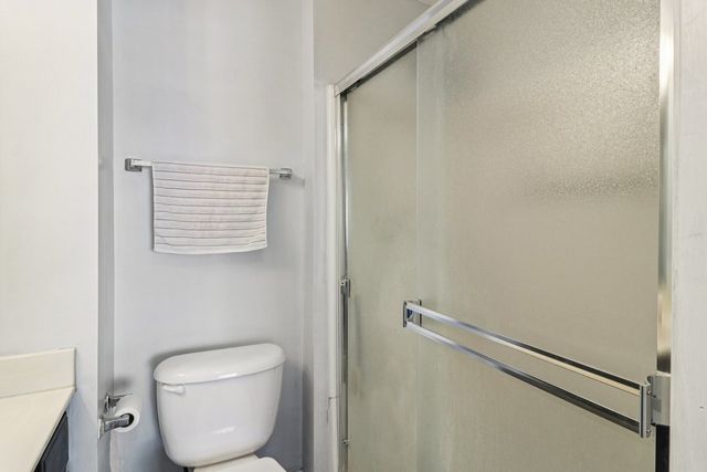 241 W Whispering Oaks Lane, Round Lake, IL 60073