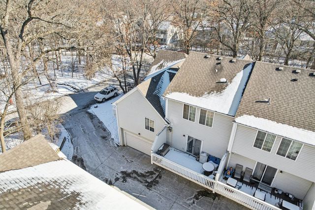 241 W Whispering Oaks Lane, Round Lake, IL 60073