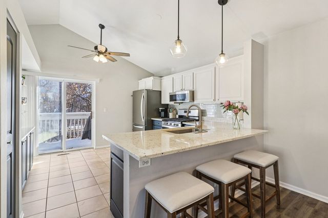 241 W Whispering Oaks Lane, Round Lake, IL 60073