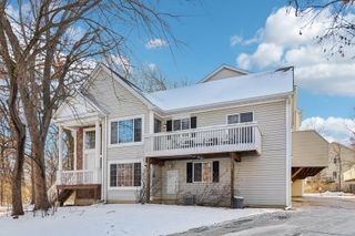 241 W Whispering Oaks Lane, Round Lake, IL 60073