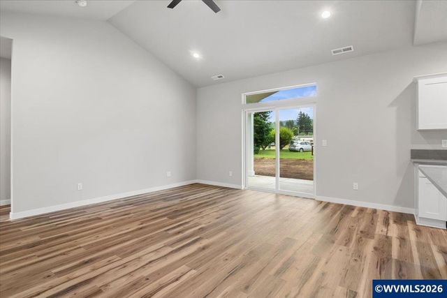 2426 Oak St, Lyons, OR 97358