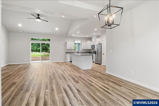 2426 Oak St, Lyons, OR 97358
