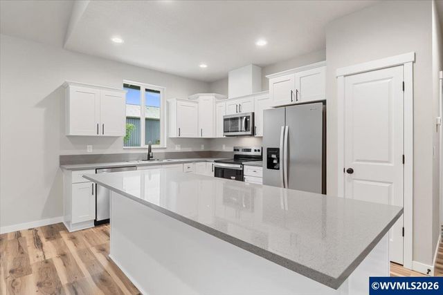 2426 Oak St, Lyons, OR 97358