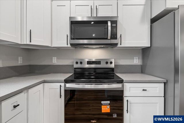 2426 Oak St, Lyons, OR 97358