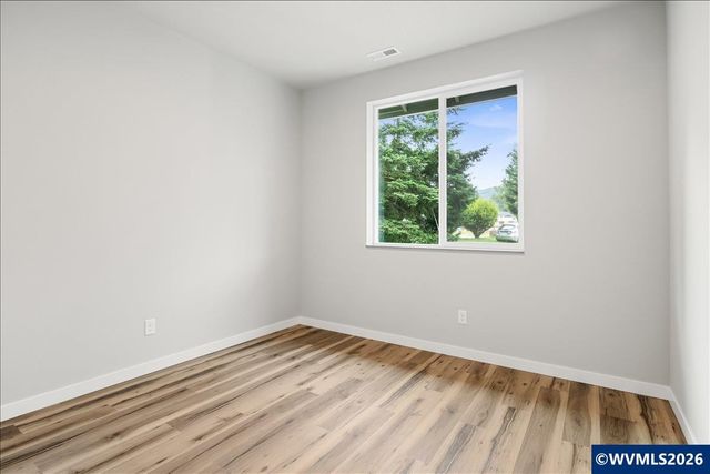 2426 Oak St, Lyons, OR 97358