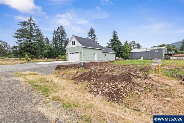 2426 Oak St, Lyons, OR 97358