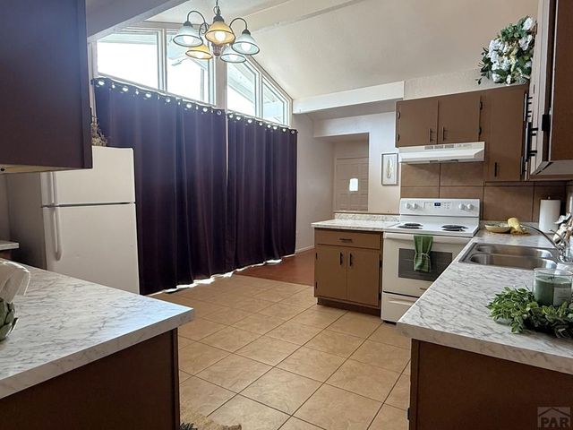 3139 Skyview Ave, Pueblo, CO 81008