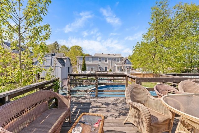 69 Huntington St, Brockton, MA 02301