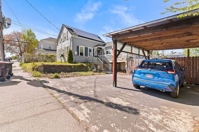 69 Huntington St, Brockton, MA 02301